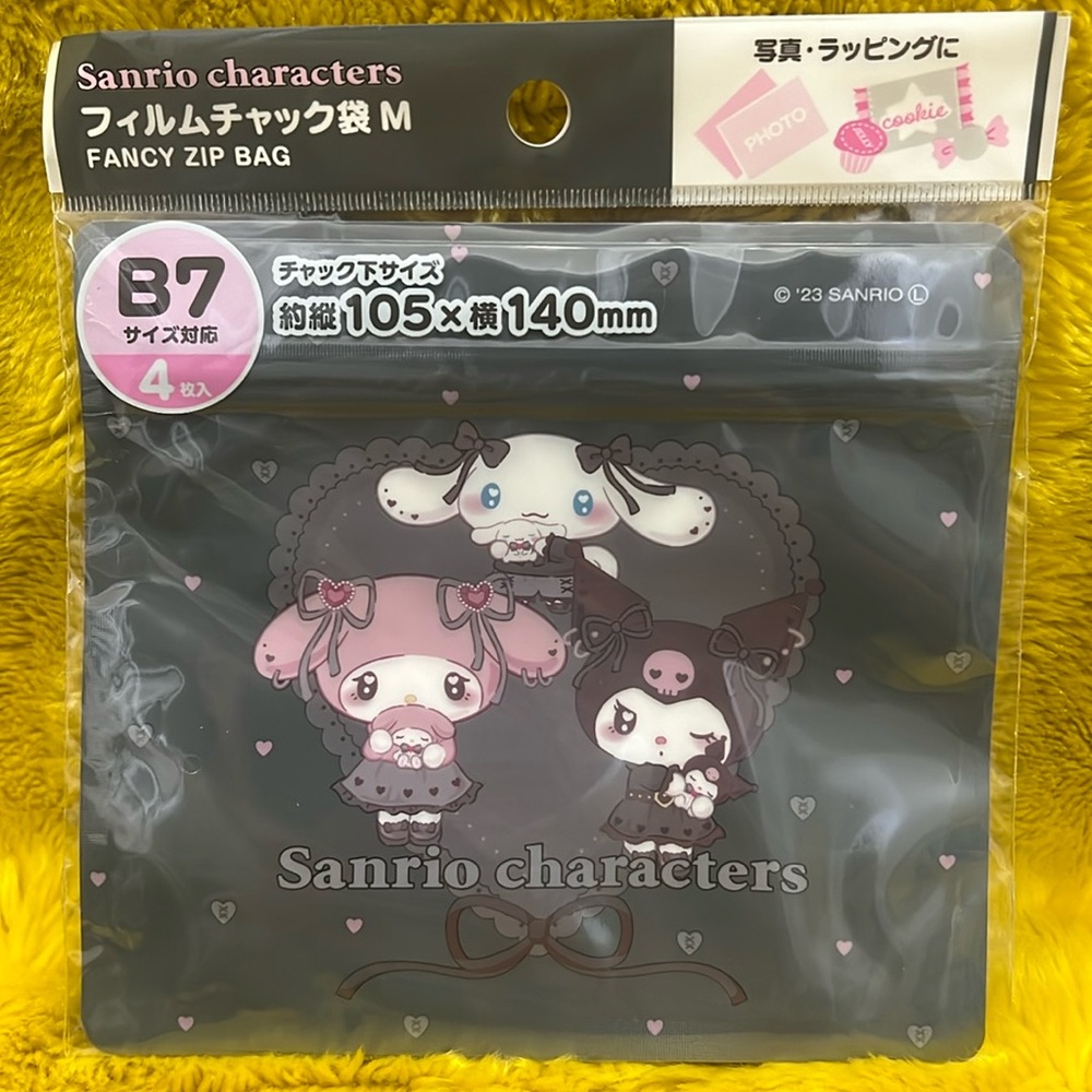 Hello Kitty 🎀 by Sanrio 🩷